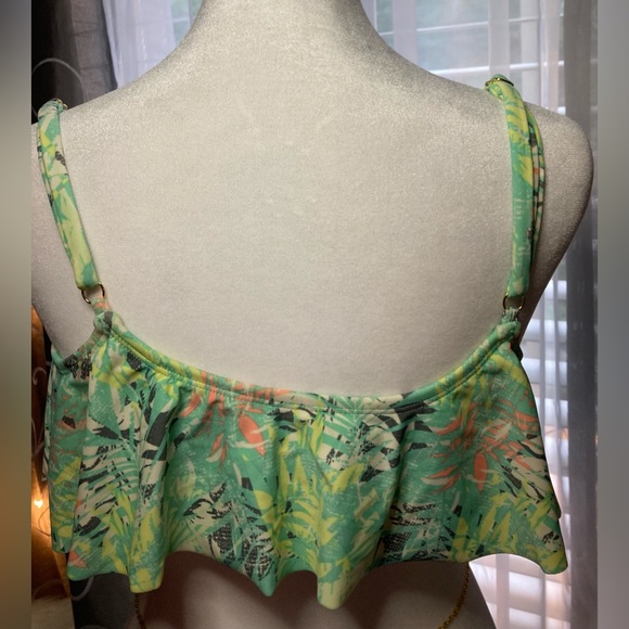 Xhiliration Women’s Multi Colored Distressed Palm Print Ruffle Bikini Top Lg - Picture 12 of 16